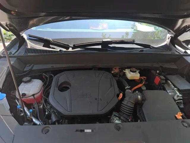 Geely Galaxy Starship 7 EM-i — Фото автомобиля 16