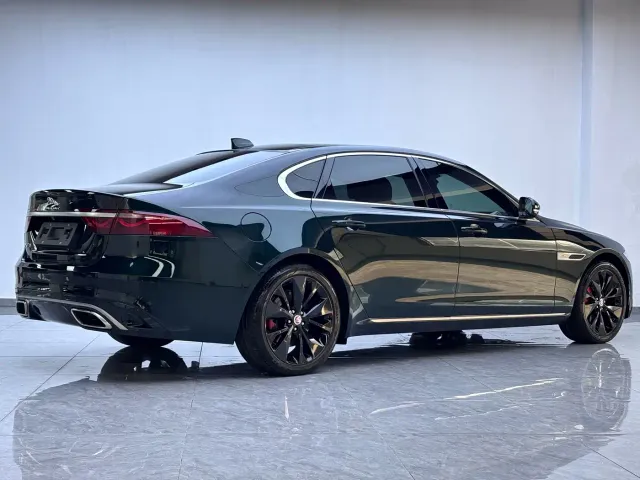 Jaguar XFL — Фото автомобиля 17