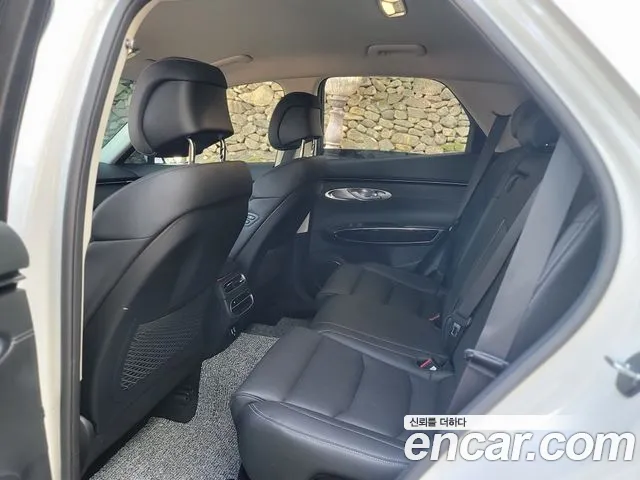 Genesis GV70 — Фото автомобиля 8