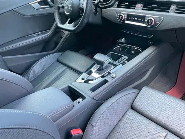 Audi A4L — Фото автомобиля 21