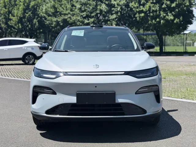 Leapmotor C11 — Фото автомобиля 2