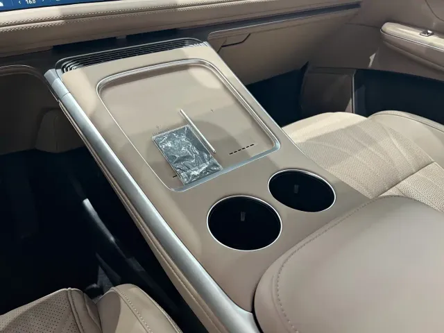 Xpeng G9 — Фото автомобиля 11