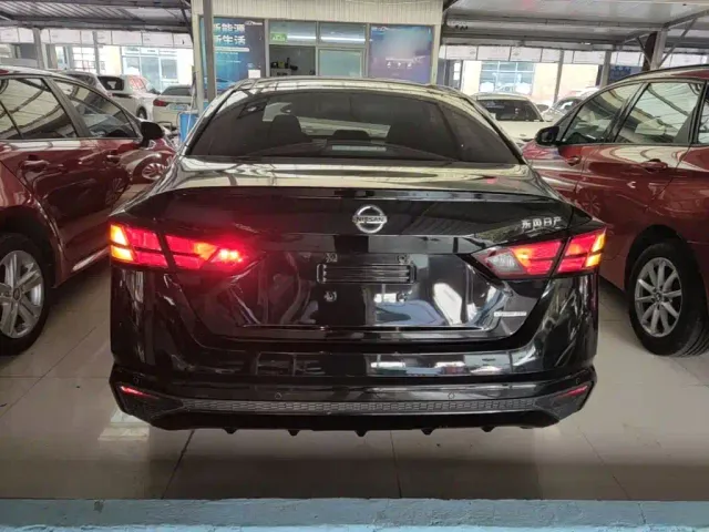 Nissan Teana — Фото автомобиля 5