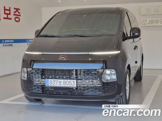 Фотография автомобиля — Hyundai Staria