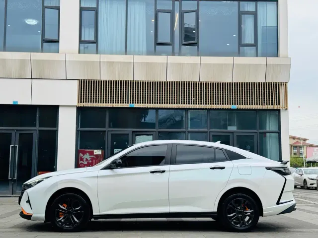 Dongfeng Yixuan — Фото автомобиля 4