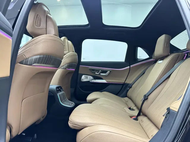 Mercedes-Benz E-Class — Фото автомобиля 10