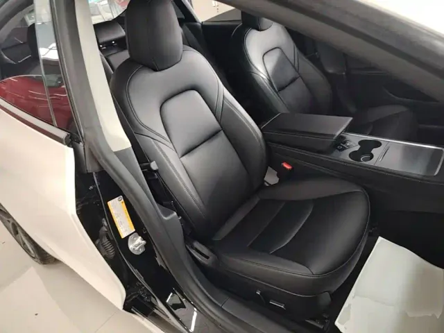 Tesla Model 3 — Фото автомобиля 24