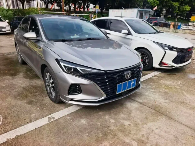 Changan Eado — Фото автомобиля 3