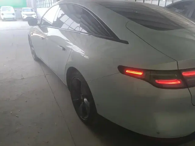 Leapmotor C01 — Фото автомобиля 4