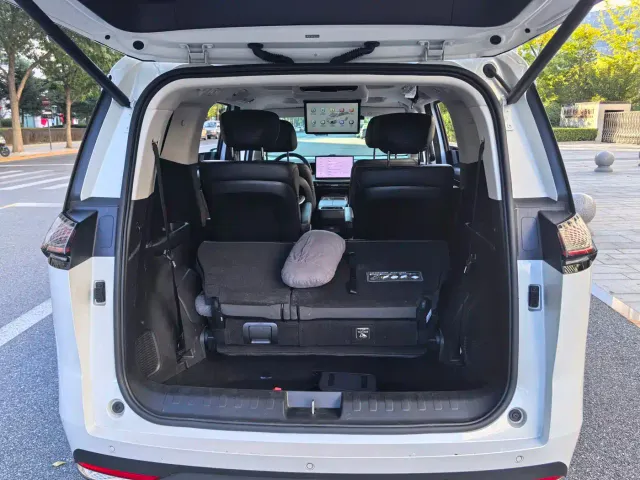 GAC Trumpchi E8 — Фото автомобиля 18