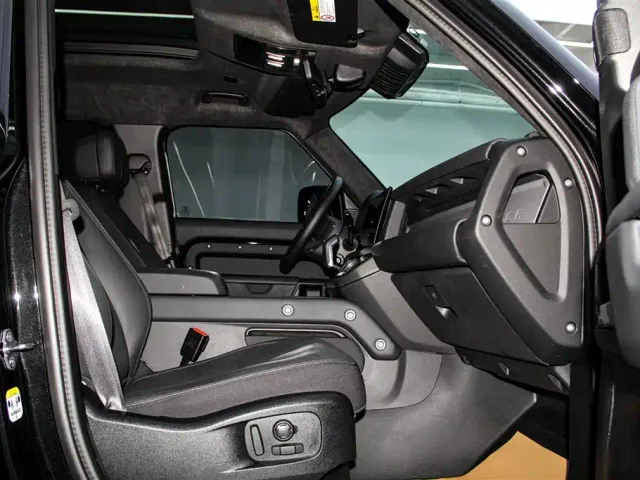 Land Rover Defender — Фото автомобиля 19