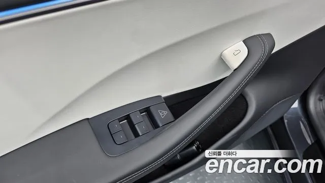 Tesla Model 3 — Фото автомобиля 28