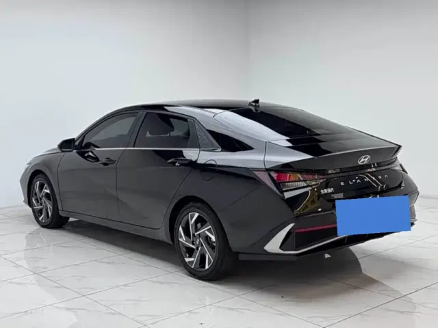 Hyundai Elantra — Фото автомобиля 2