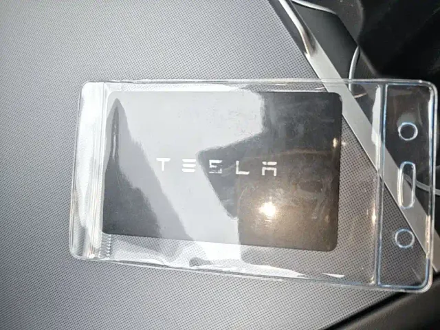 Tesla Model Y — Фото автомобиля 8