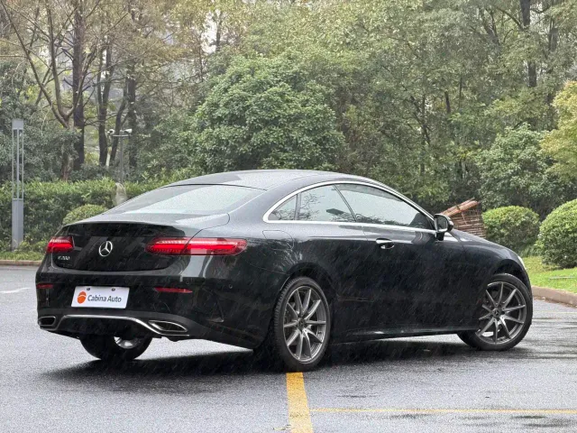Mercedes-Benz E-Class — Фото автомобиля 4