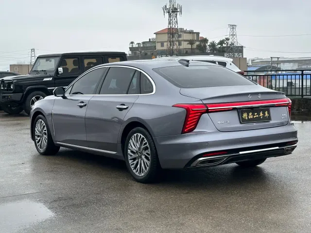 Hongqi H5 — Фото автомобиля 4