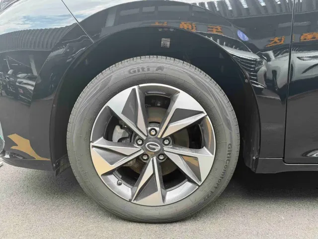 GAC Trumpchi M6 — Фото автомобиля 24