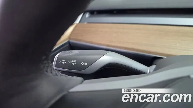 Tesla Model 3 — Фото автомобиля 28