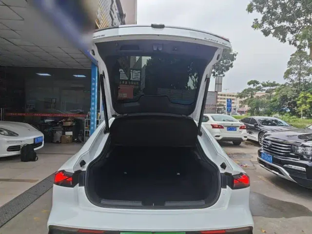 Changan Changan UNI-V 2023 1.5T Luxury Edition — Фото автомобиля 18