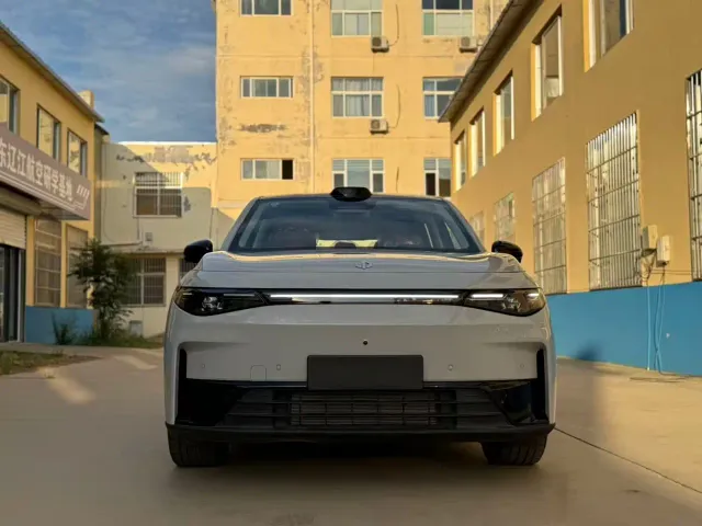Leapmotor C10 — Фото автомобиля 2