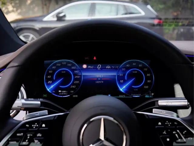 Mercedes-Benz EQS — Фото автомобиля 9