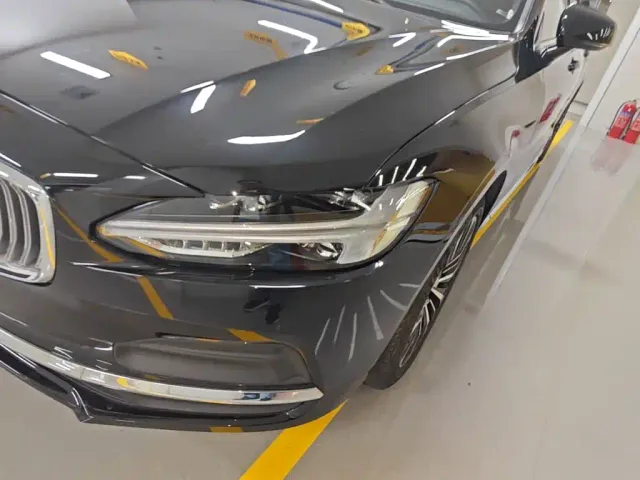 Volvo S90 — Фото автомобиля 23