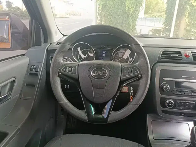 JAC Motors JAC T6 — Фото автомобиля 6