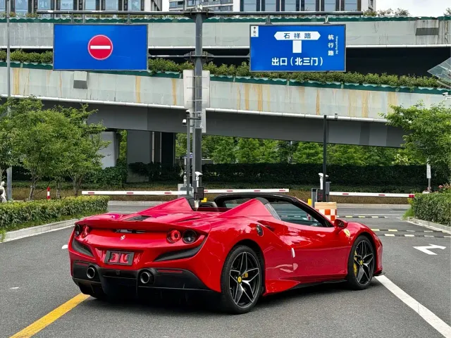Ferrari F8 — Фото автомобиля 7