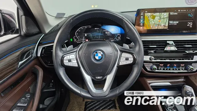 BMW 5 Series G30 — Фото автомобиля 21