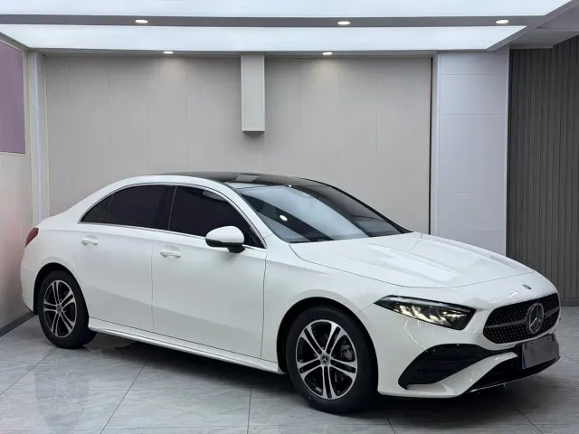 Mercedes-Benz A-Class — Фото автомобиля 3