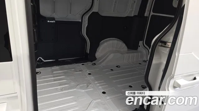 Kia PV5 — Фото автомобиля 4