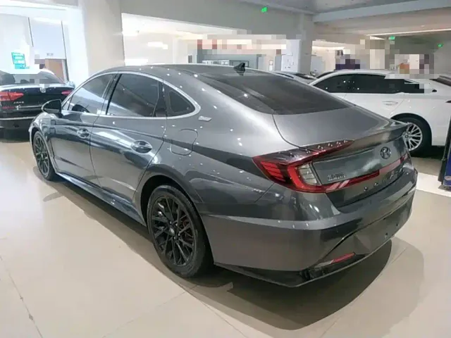 Hyundai Sonata — Фото автомобиля 4