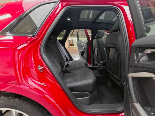 Audi Q3 — Фото автомобиля 11