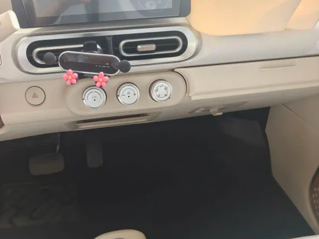 Wuling Hongguang Mini EV — Фото автомобиля 6