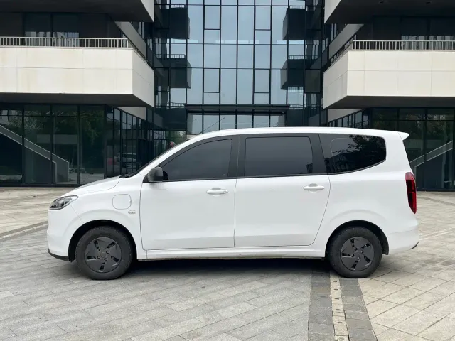 Wuling Hongguang — Фото автомобиля 3