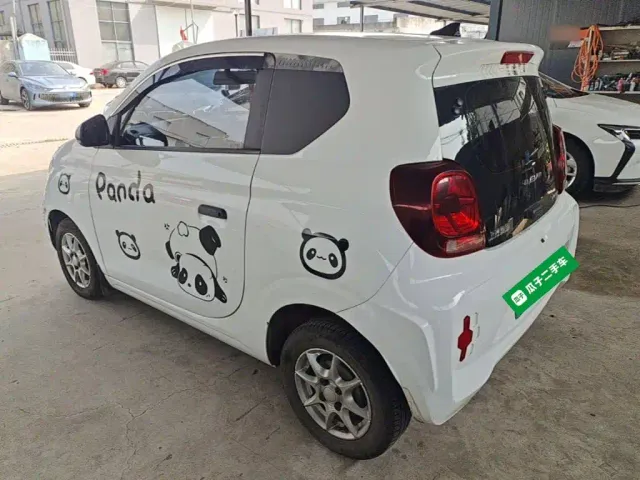 Roewe Clever — Фото автомобиля 4