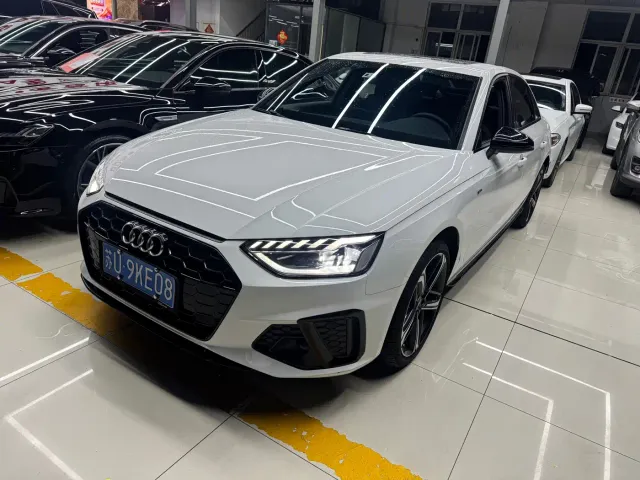 Фотография автомобиля — Audi A4L