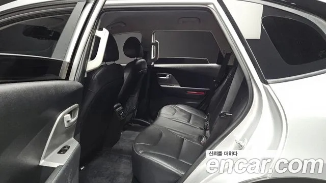 Kia Niro — Фото автомобиля 16