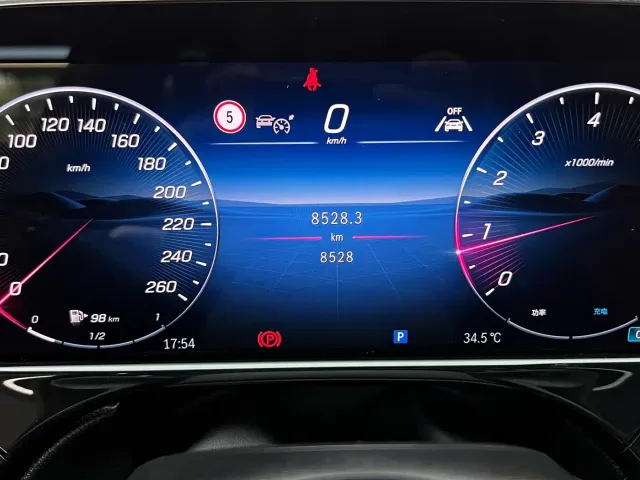 Mercedes-Benz E-Class — Фото автомобиля 15