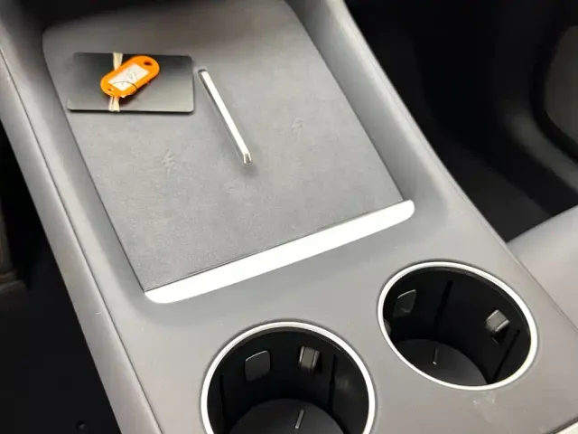 Xiaomi YU7 — Фото автомобиля 16