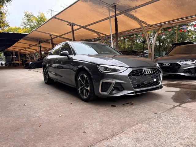 Фотография автомобиля — Audi A4L