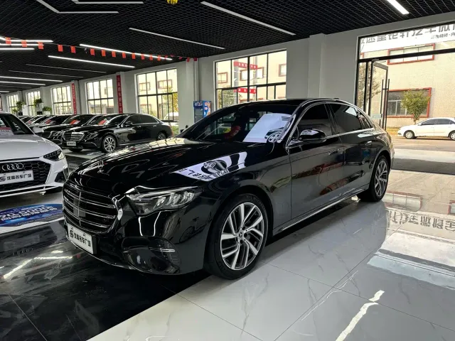 Фотография автомобиля — Mercedes-Benz E-Class