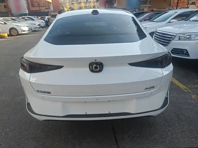 Changan Qiyuan A05 — Фото автомобиля 5