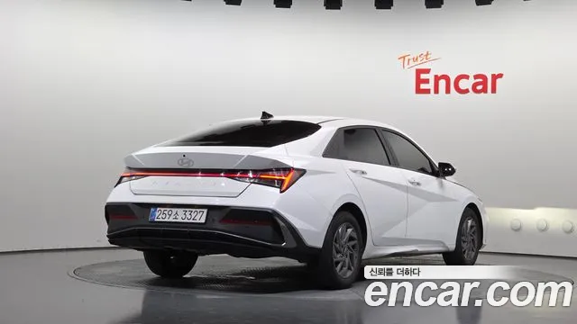 Hyundai Avante CN7 — Фото автомобиля 2