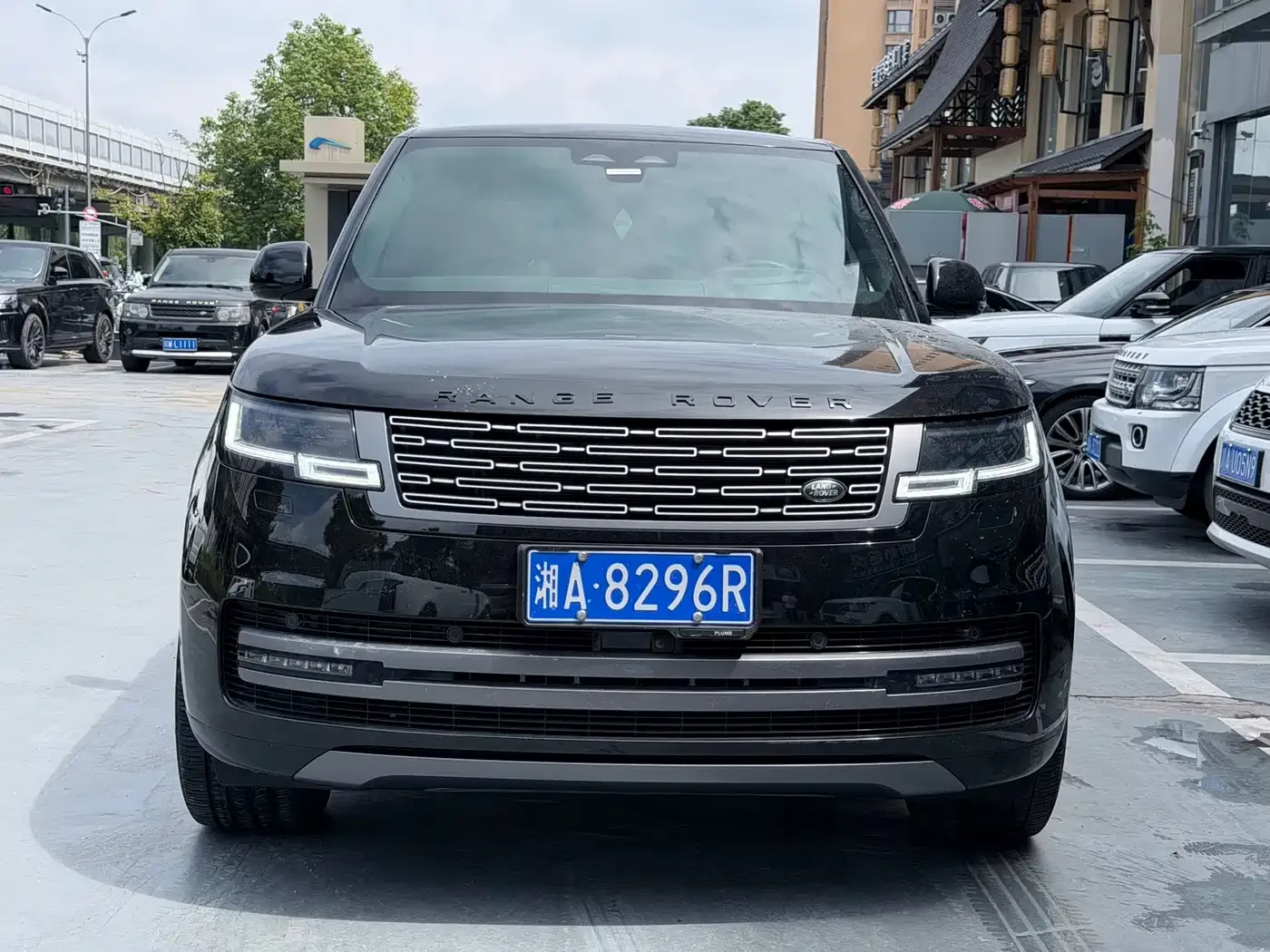 Land Rover Range Rover 2024 3.0 L6 400PS Genesis Extended — Фото автомобиля 2