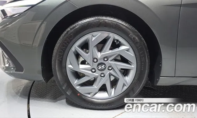 Hyundai Avante CN7 — Фото автомобиля 5