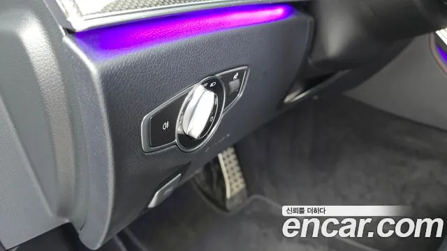 Mercedes-Benz E-Class — Фото автомобиля 20