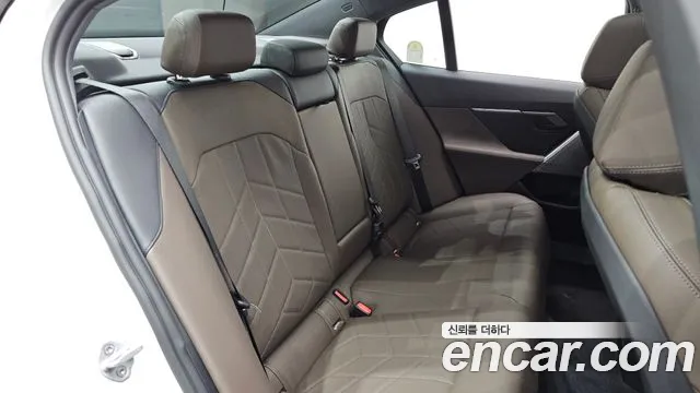 BMW 5 Series G60 — Фото автомобиля 22
