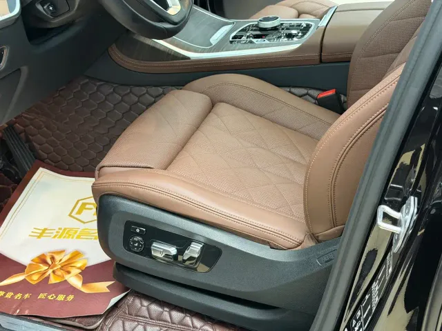 BMW X7 — Фото автомобиля 6