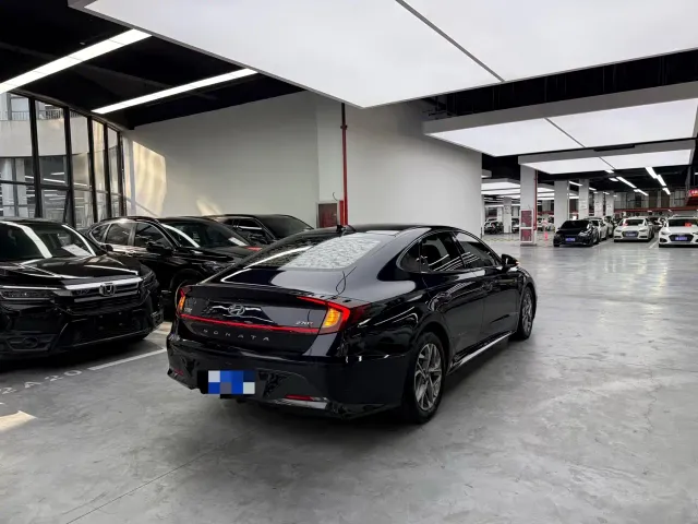 Hyundai Sonata — Фото автомобиля 14